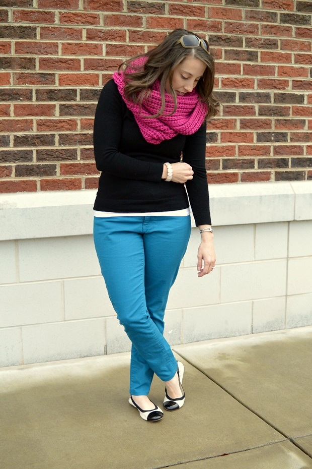 Turquoise pants and fuchsia scarf | NCsquared Life